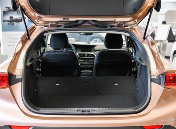 英菲尼迪QX30 2018款 1.6T 两驱时尚版 车厢座椅   后备厢