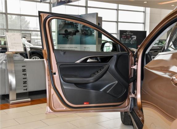 英菲尼迪QX30 2018款 1.6T 两驱时尚版 车厢座椅   前门板
