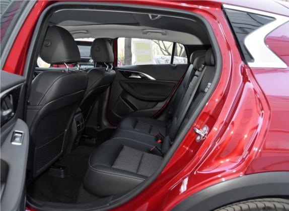 英菲尼迪QX30 2018款 2.0T 四驱运动版 车厢座椅   后排空间