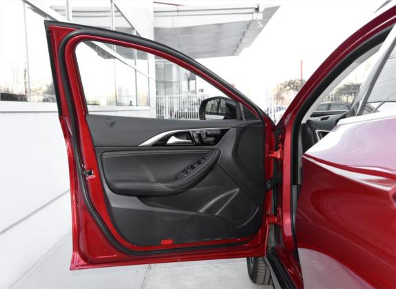 英菲尼迪QX30 2018款 2.0T 四驱运动版 车厢座椅   前门板