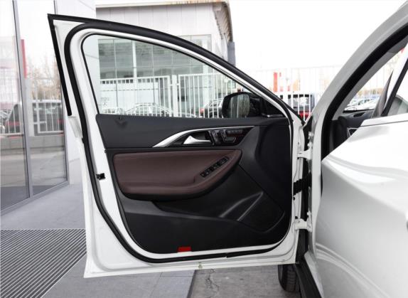 英菲尼迪QX30 2018款 2.0T 四驱极限版 车厢座椅   前门板