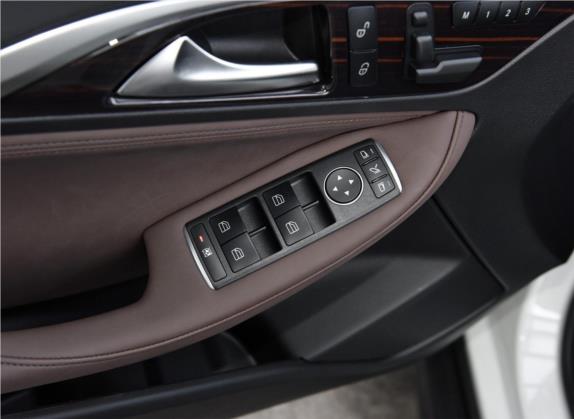 英菲尼迪QX30 2018款 2.0T 四驱极限版 车厢座椅   门窗控制