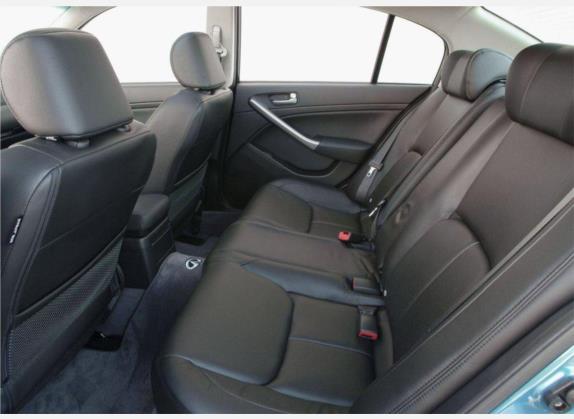 英菲尼迪G系 2004款 Sedan 车厢座椅   后排空间