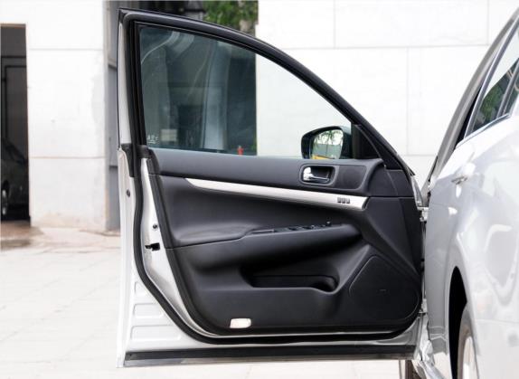 英菲尼迪G系 2010款 G37 Sedan 车厢座椅   前门板