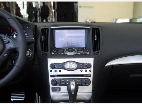 英菲尼迪G系 2010款 G37 硬顶敞篷合金版 中控类   中控台