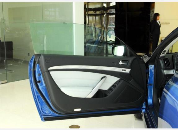 英菲尼迪G系 2010款 G37 硬顶敞篷合金版 车厢座椅   前门板