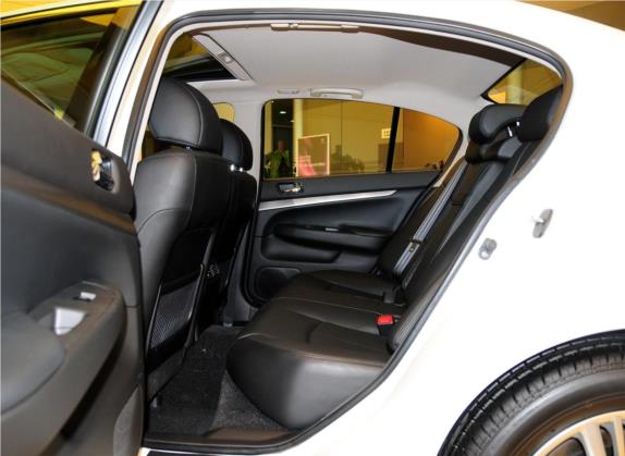 英菲尼迪G系 2013款 G25 Sedan 豪华运动版 车厢座椅   后排空间