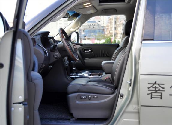 英菲尼迪QX 2011款 QX56 车厢座椅   前排空间