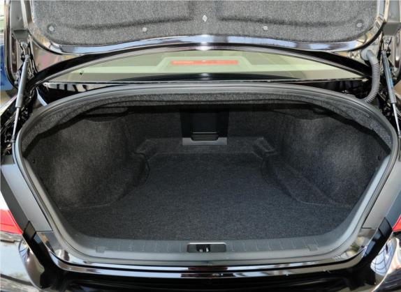 英菲尼迪M系 2011款 M25 豪华型 车厢座椅   后备厢