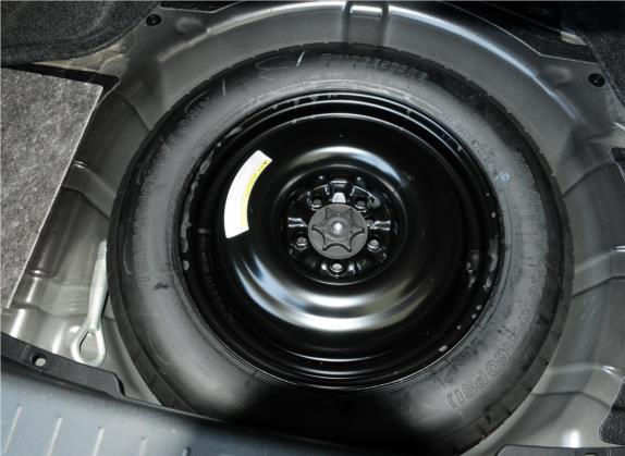 英菲尼迪M系 2011款 M25 奢华型 其他细节类   备胎