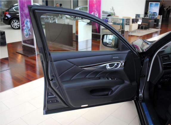 英菲尼迪M系 2011款 M25 奢华型 车厢座椅   前门板