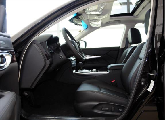 英菲尼迪M系 2012款 M25L 雅致版 车厢座椅   前排空间