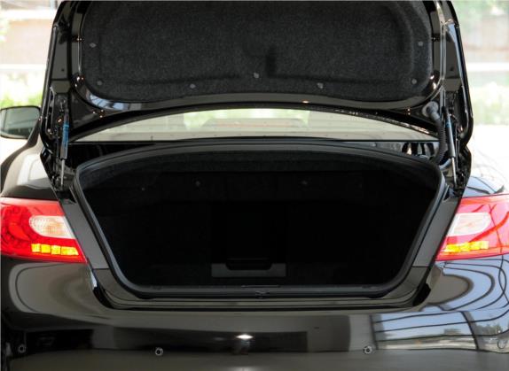 英菲尼迪M系 2012款 M25L 雅致版 车厢座椅   后备厢