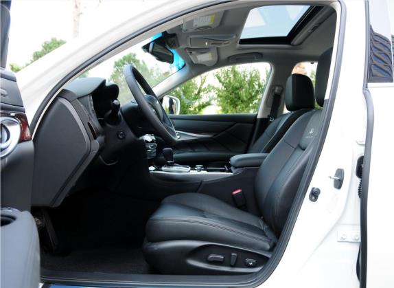 英菲尼迪M系 2012款 M35hL 豪华版 车厢座椅   前排空间