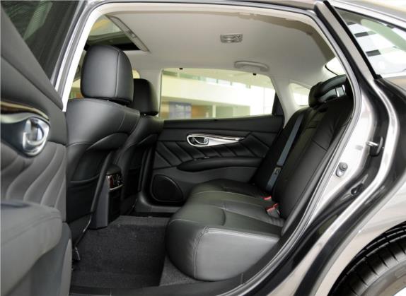 英菲尼迪M系 2012款 M25L 舒适版 车厢座椅   后排空间