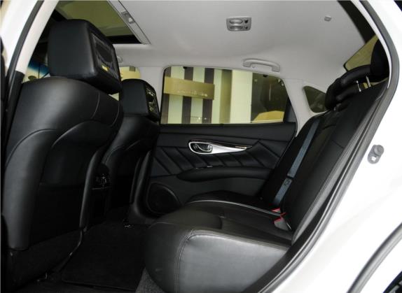 英菲尼迪M系 2012款 M25L 豪华版 车厢座椅   后排空间