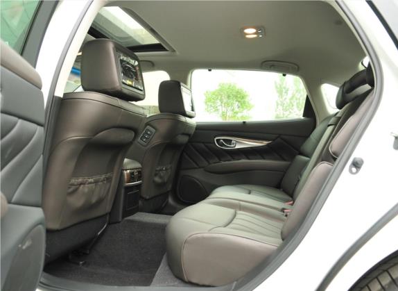 英菲尼迪M系 2012款 M25L 奢华版 车厢座椅   后排空间
