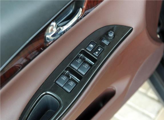 英菲尼迪EX 2013款 EX25 两驱尊雅版 车厢座椅   门窗控制