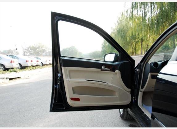 中华尊驰 2008款 1.8T 自动豪华型 车厢座椅   前门板