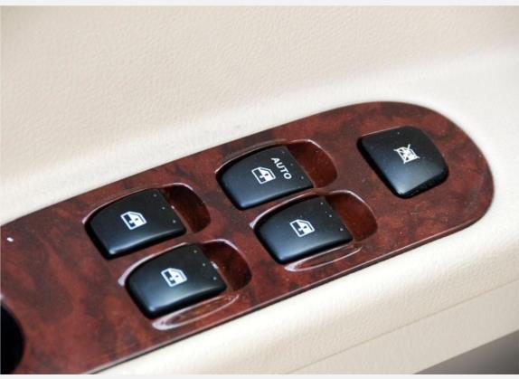 中华尊驰 2008款 1.8T 自动豪华型 车厢座椅   门窗控制