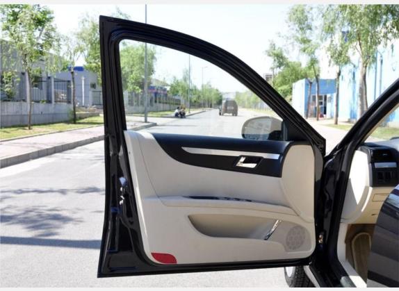 中华尊驰 2009款 1.8T 自动舒适型 车厢座椅   前门板