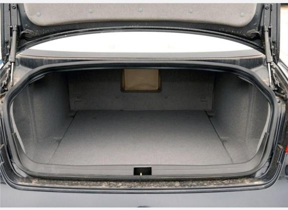 中华尊驰 2009款 1.8T 手动舒适型 车厢座椅   后备厢