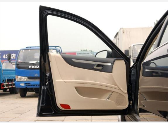 中华尊驰 2009款 1.8T 手动舒适型 车厢座椅   前门板