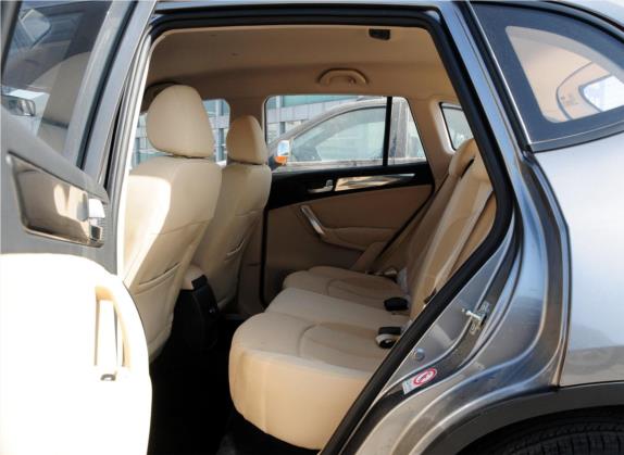 中华V5 2012款 1.6L 自动舒适型 车厢座椅   后排空间