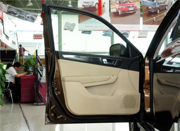 中华V5 2012款 1.6L 自动尊贵型 车厢座椅   前门板