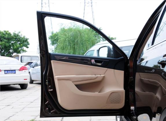 中华V5 2012款 1.5T 手动两驱豪华型 车厢座椅   前门板
