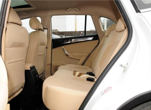 中华V5 2012款 1.5T 自动两驱豪华型 车厢座椅   后排空间