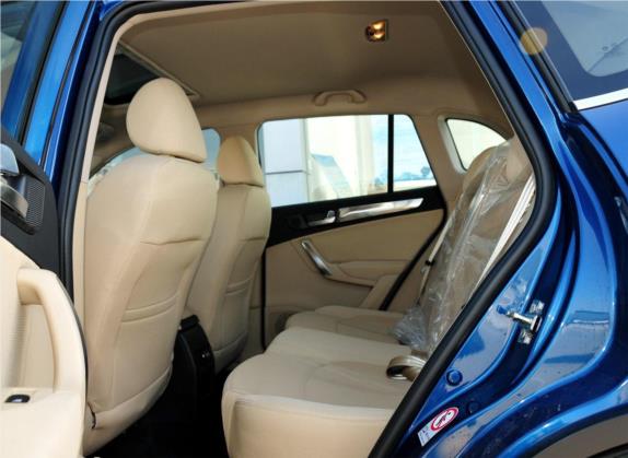 中华V5 2012款 1.6L 自动豪华型 车厢座椅   后排空间