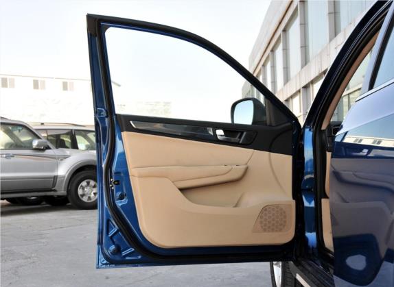 中华V5 2012款 1.6L 自动豪华型 车厢座椅   前门板