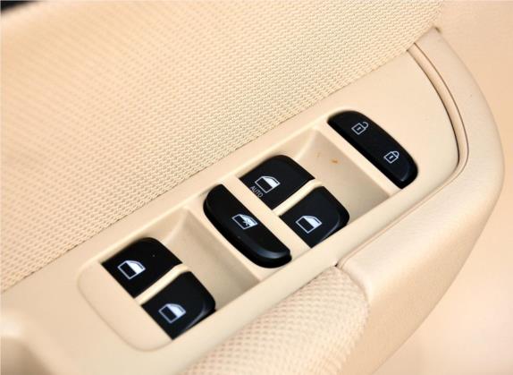 中华V5 2012款 1.6L 自动豪华型 车厢座椅   门窗控制