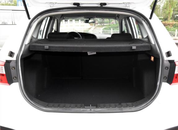 中华V5 2014款 1.6L 手动舒适型 车厢座椅   后备厢