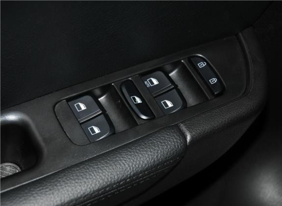 中华V5 2014款 1.5T 自动两驱运动型 车厢座椅   门窗控制