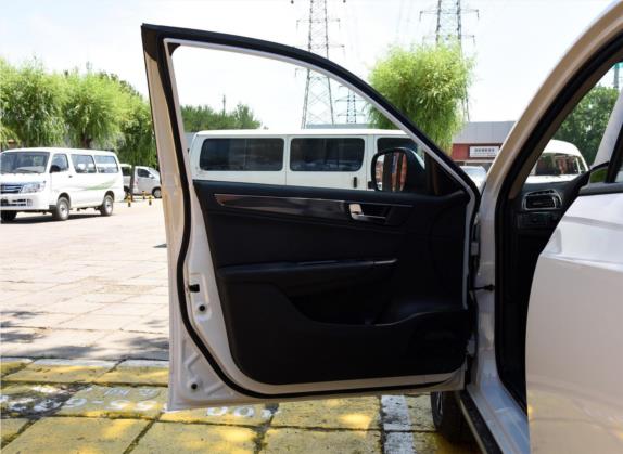 中华V5 2016款 1.5T 自动两驱运动型 车厢座椅   前门板