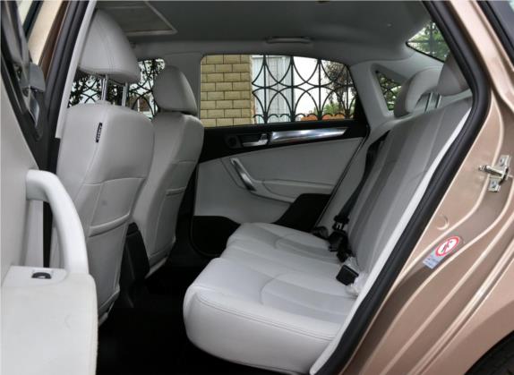 中华H530 2011款 1.6L 自动豪华型 车厢座椅   后排空间