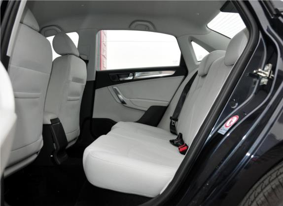 中华H530 2011款 1.6L 手动舒适型 车厢座椅   后排空间