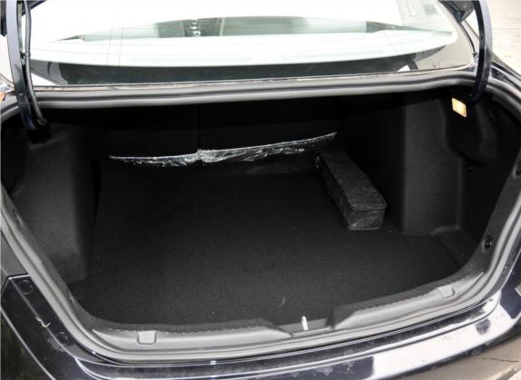 中华H530 2011款 1.6L 手动舒适型 车厢座椅   后备厢
