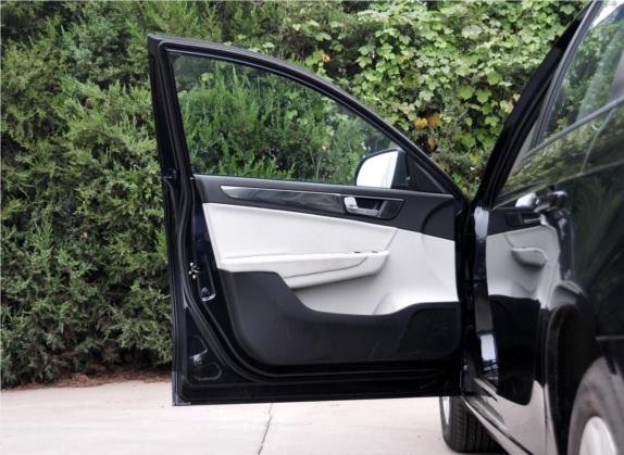 中华H530 2011款 1.6L 手动舒适型 车厢座椅   前门板