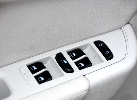 中华H530 2012款 1.5T 自动豪华型 车厢座椅   门窗控制