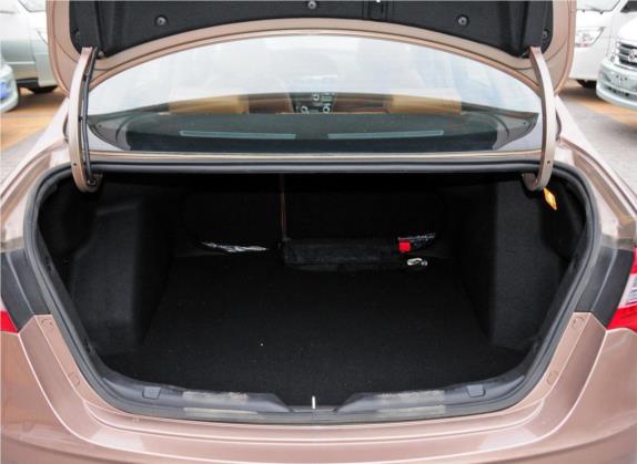 中华H530 2014款 1.5T 自动豪华型 车厢座椅   后备厢