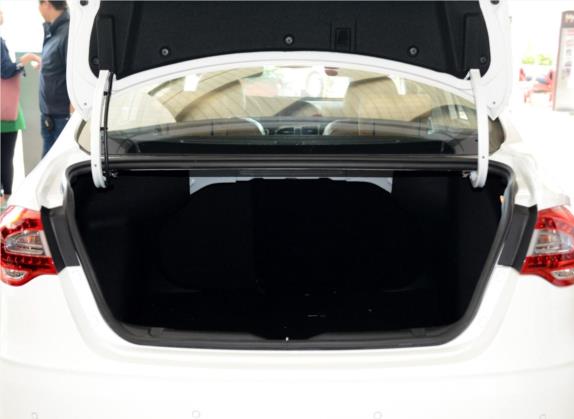 中华H530 2014款 1.6L 手动豪华型 车厢座椅   后备厢