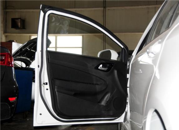 中华H230 2012款 1.5L 手动精英型 车厢座椅   前门板