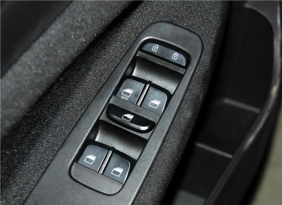 中华H230 2012款 1.5L 手动精英型 车厢座椅   门窗控制