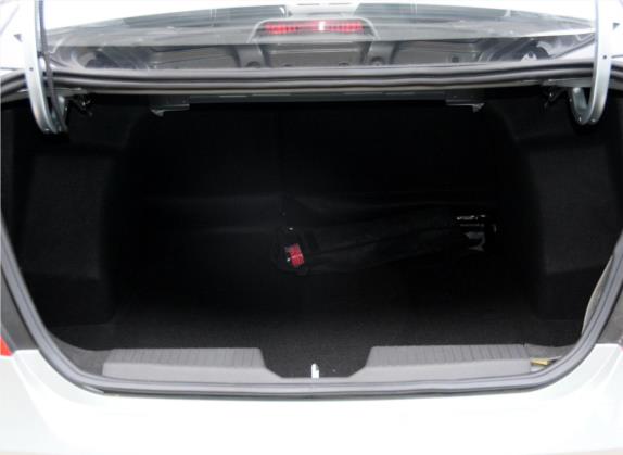 中华H230 2012款 1.5L AMT天窗型 车厢座椅   后备厢
