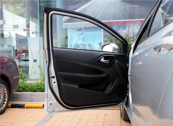 中华H230 2012款 1.5L AMT天窗型 车厢座椅   前门板