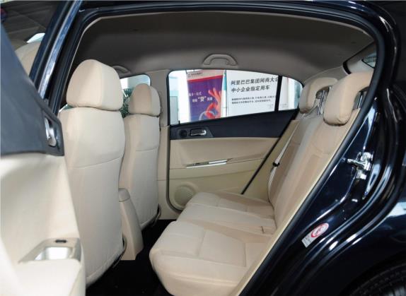 中华H320 2012款 1.5L 自动舒适型 车厢座椅   后排空间