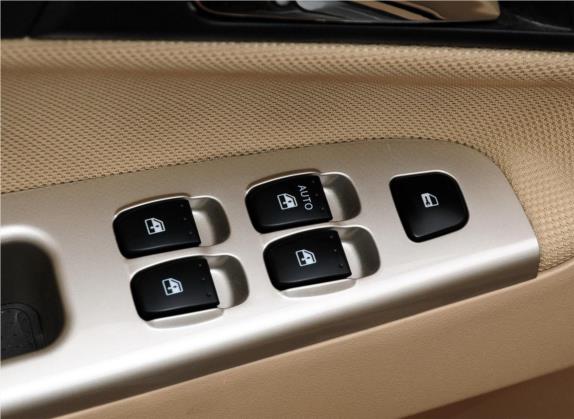 中华H330 2013款 1.5L 手动舒适型 车厢座椅   门窗控制